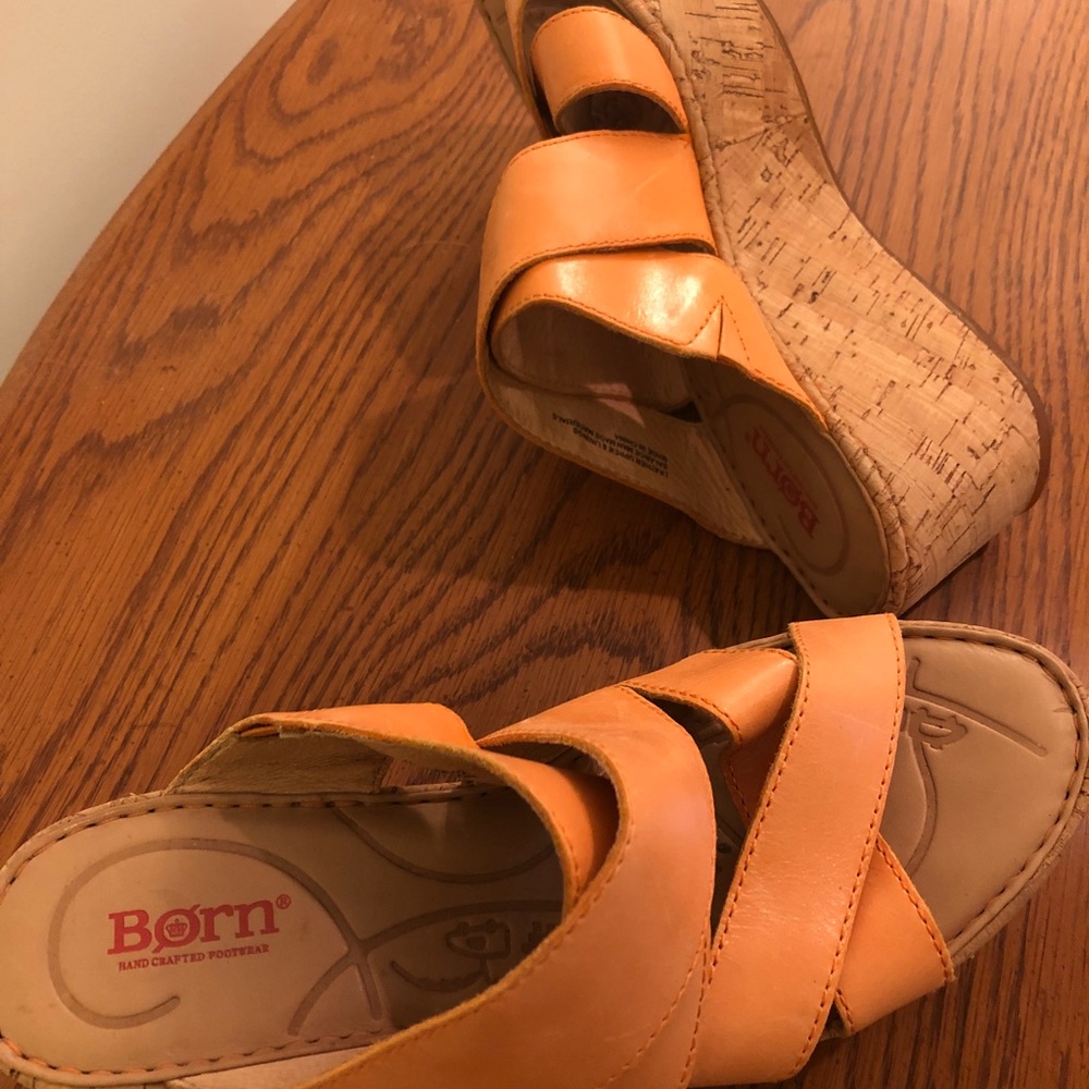 Born sandals